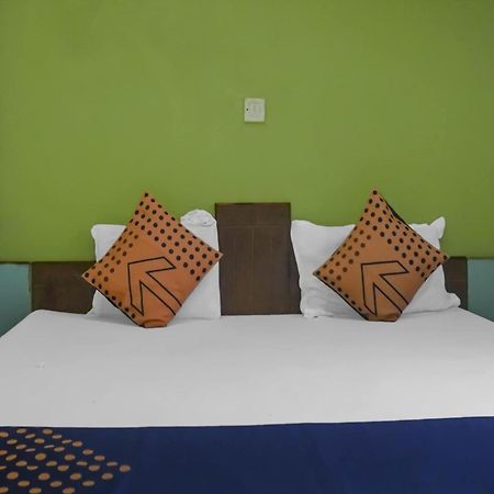 Hotel O Peacock Lodging Kharakvasla Екстериор снимка