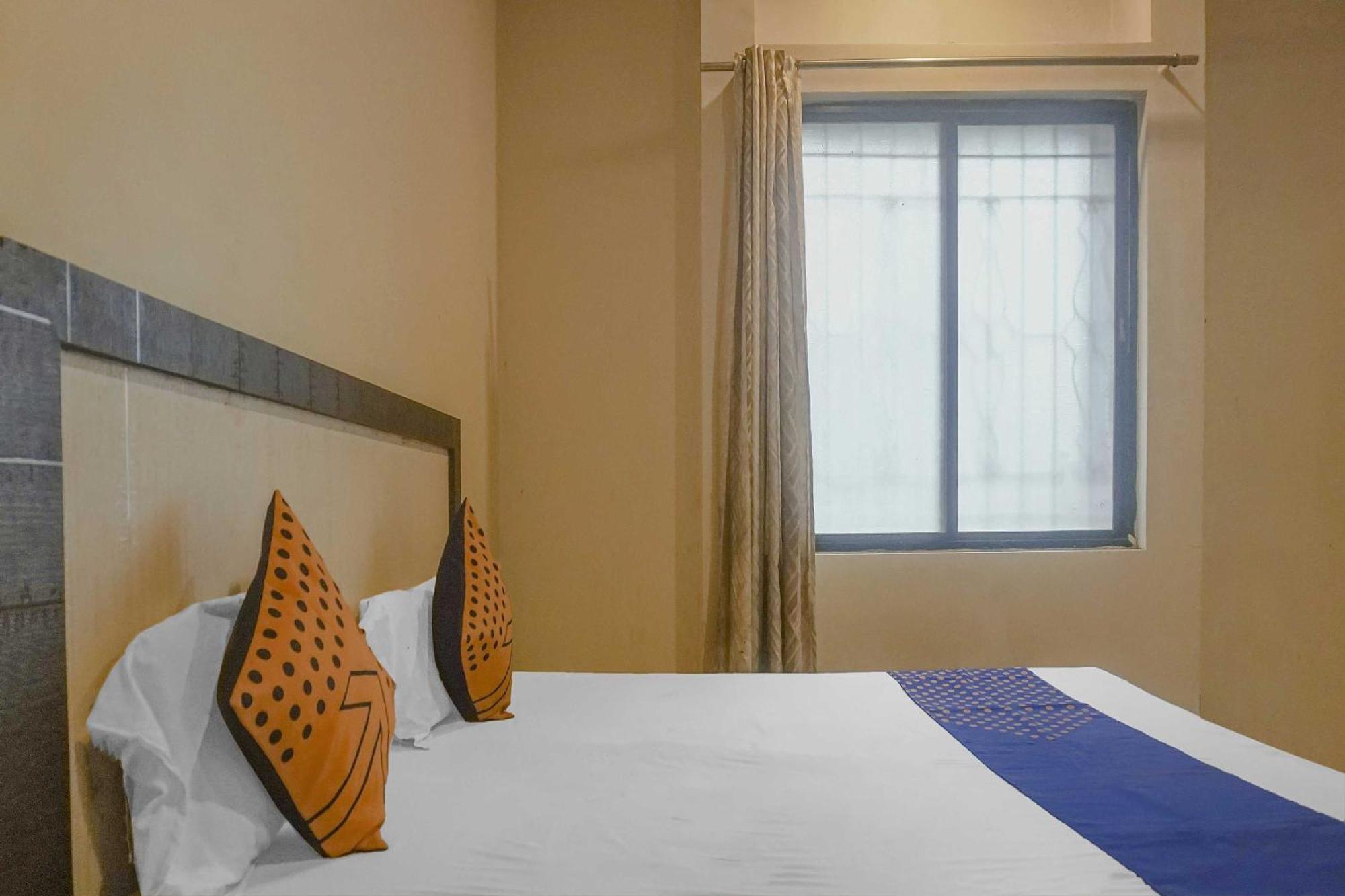 Hotel O Peacock Lodging Kharakvasla Екстериор снимка
