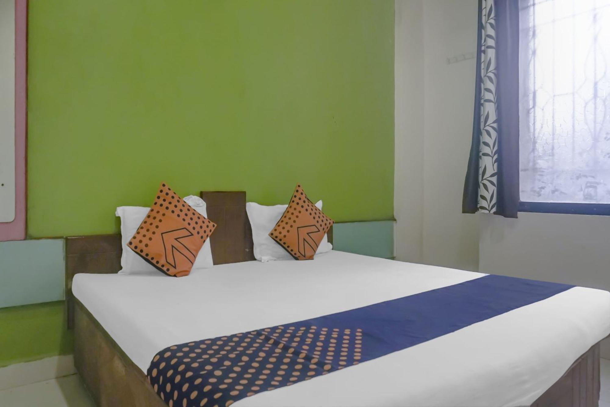 Hotel O Peacock Lodging Kharakvasla Екстериор снимка