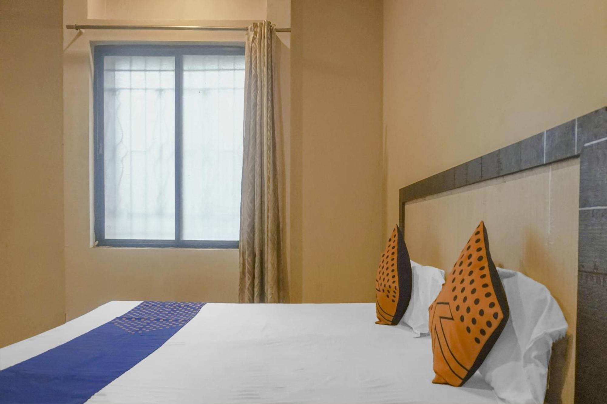 Hotel O Peacock Lodging Kharakvasla Екстериор снимка