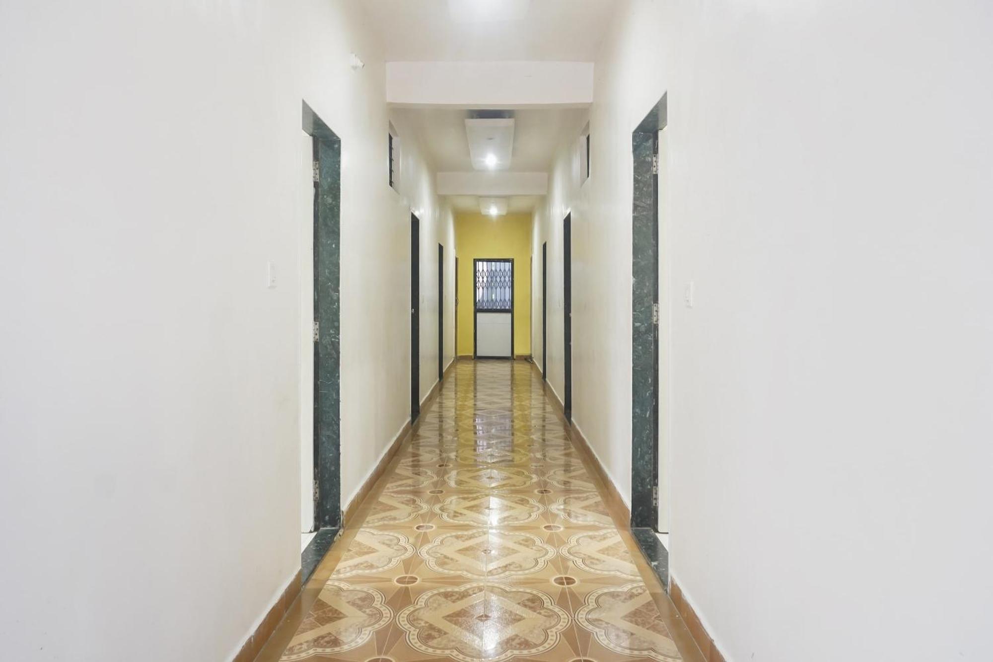 Hotel O Peacock Lodging Kharakvasla Екстериор снимка