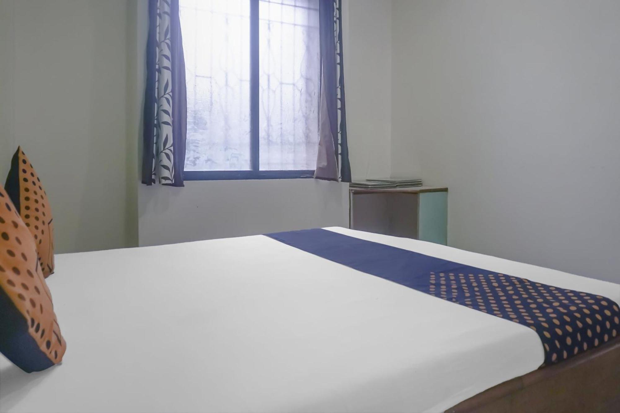 Hotel O Peacock Lodging Kharakvasla Екстериор снимка