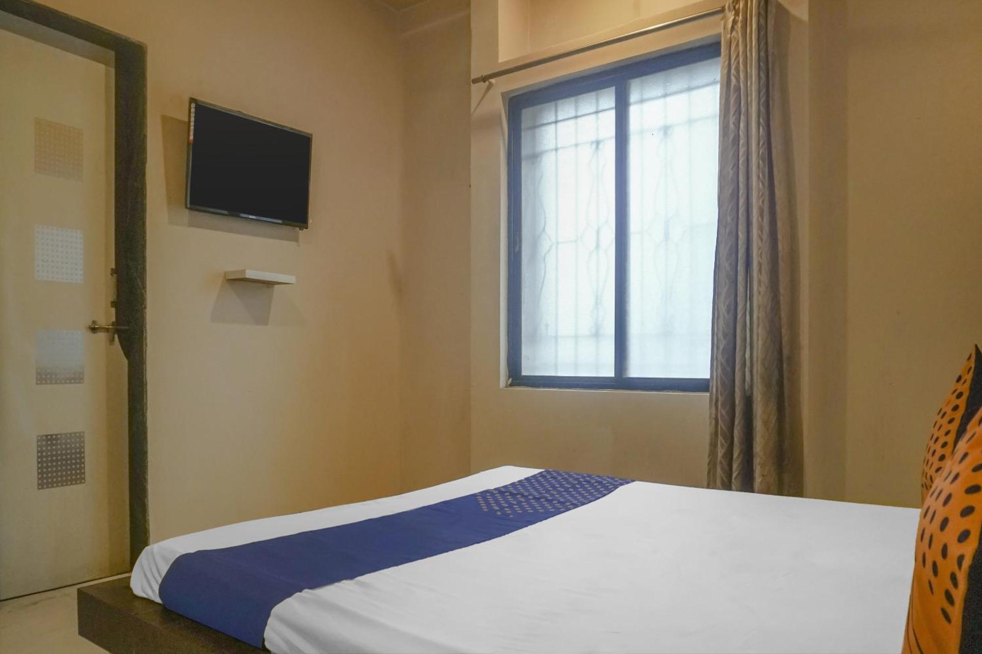 Hotel O Peacock Lodging Kharakvasla Екстериор снимка