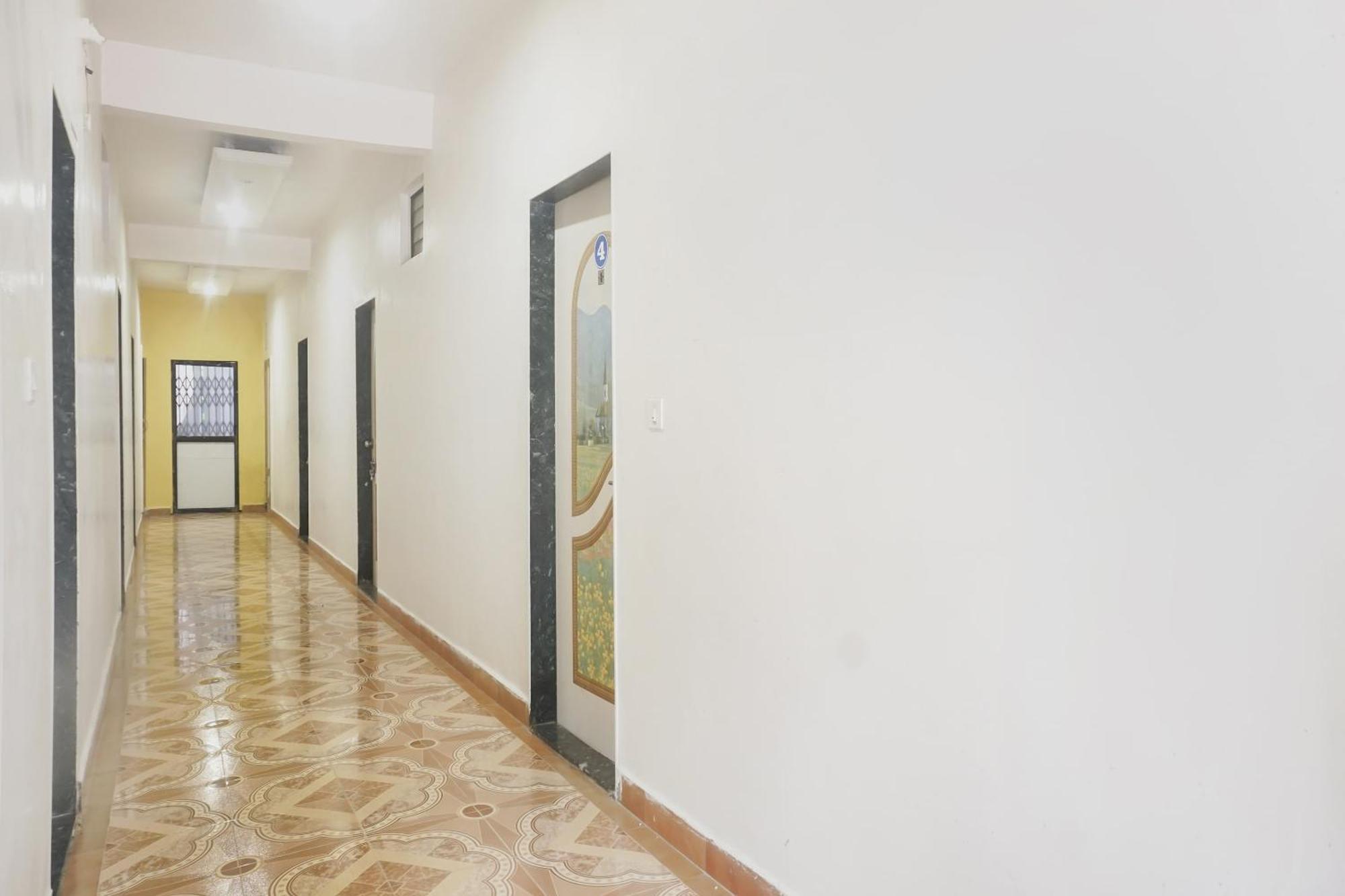 Hotel O Peacock Lodging Kharakvasla Екстериор снимка